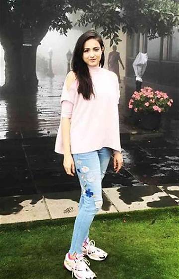 Neha Bamb Net Worth