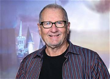 Neill Fearnley Net Worth