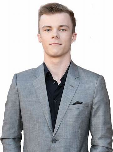 Nicholas Hamilton Net Worth