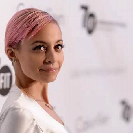 Nicole Cross Net Worth