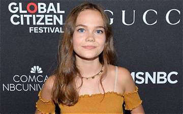 Oona Laurence Net Worth