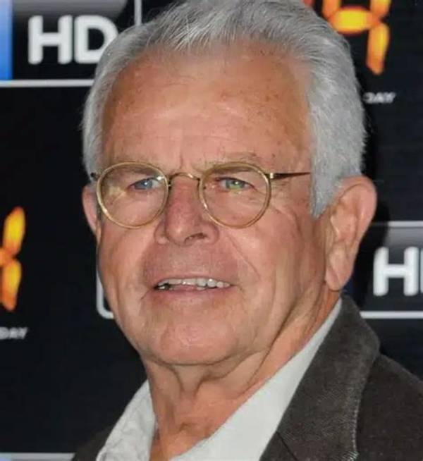 Pat Devane Net Worth