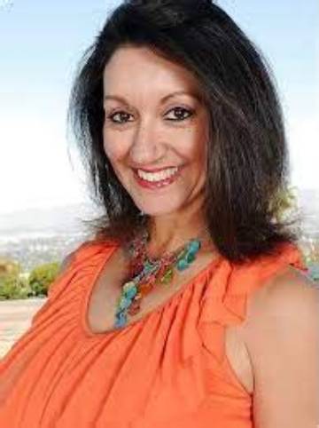 Persia Monir Net Worth