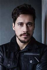 Peter Gadiot Net Worth