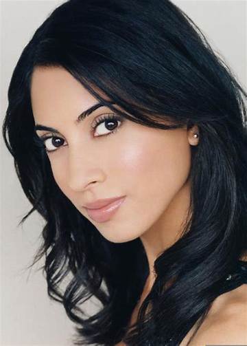 Puja Mohindra Net Worth