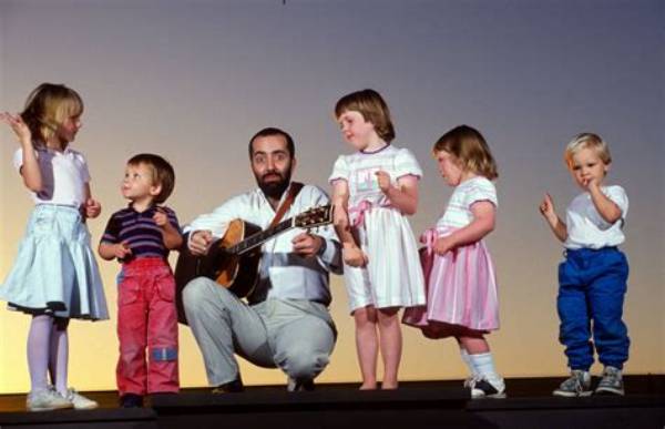 Raffi Net Worth