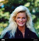 Raye Hollitt Net Worth