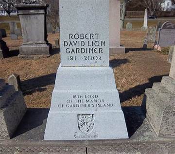 Robert David Lion Gardiner Net Worth