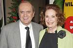 Robert William Newhart Net Worth