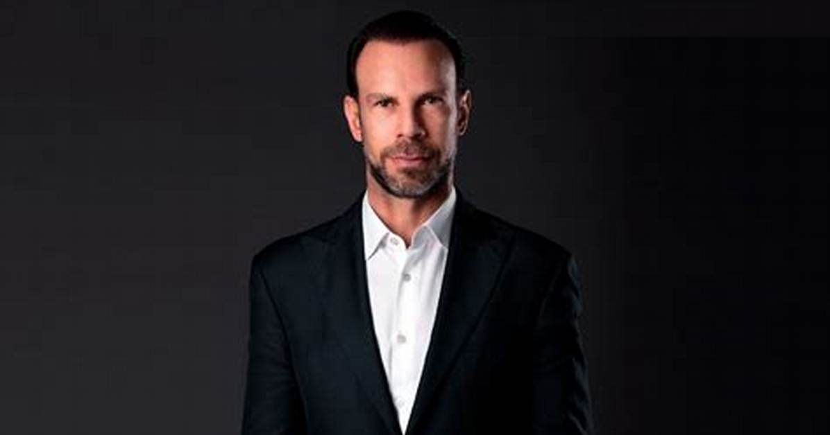 Roberto G%C3%B3Mez Net Worth 1200. Jpg