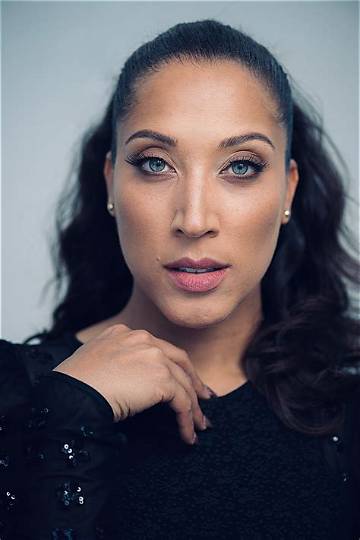 Robin Thede Net Worth