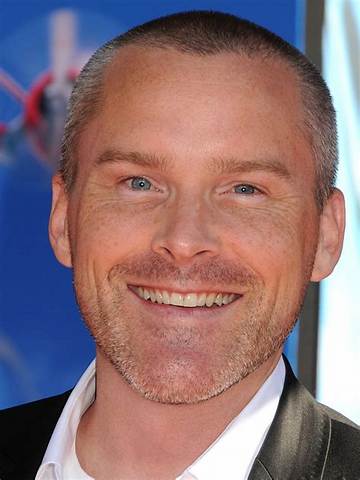 Roger Craig Smith Net Worth