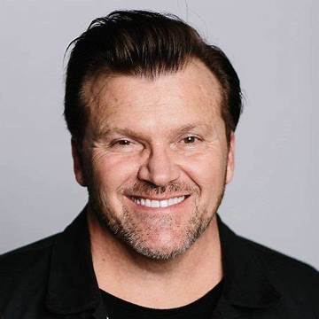 Russ Lee Net Worth