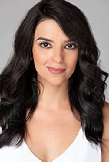 Saba Homayoon Net Worth