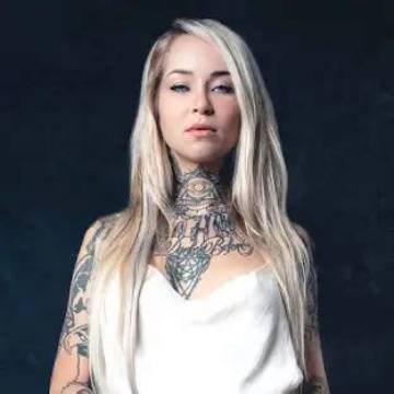 Sara Fabel Net Worth