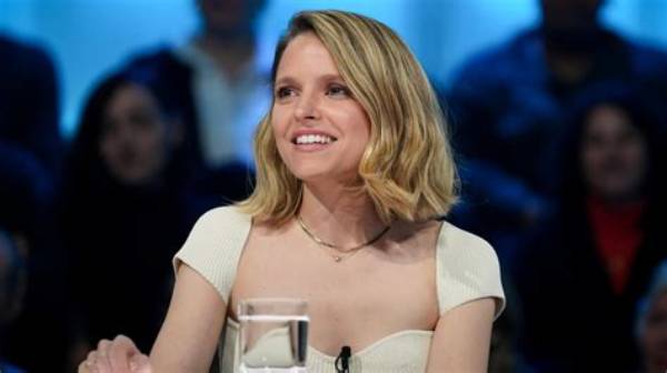 Sarah-Jeanne Labrosse Net Worth