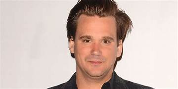 Sean Stewart Net Worth