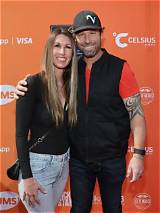 Shea Hillenbrand Net Worth
