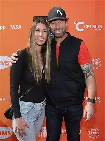 Shea Hillenbrand Net Worth