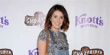 Shenae Grimes Net Worth, Husband, Age, Instagram