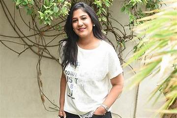 Shweta Mohan Net Worth