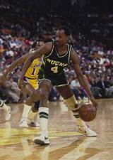 Sidney Moncrief Net Worth
