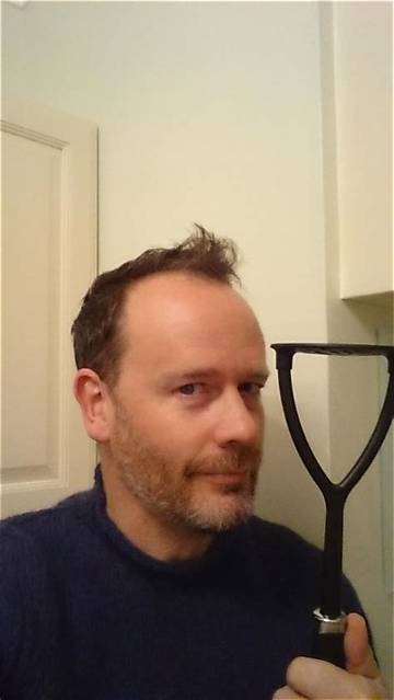 Simon Ludders Net Worth