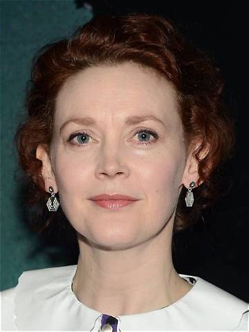 Simone Kirby Net Worth