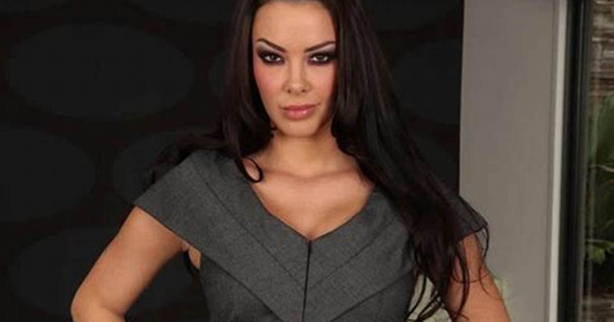 Sophia Santi Net Worth