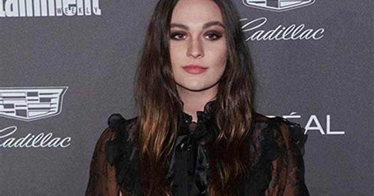 Sophie Skelton Net Worth