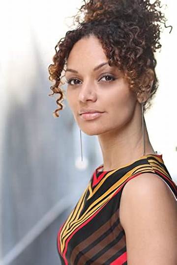 Stephanie ‘Stevvi’ Alexander Net Worth