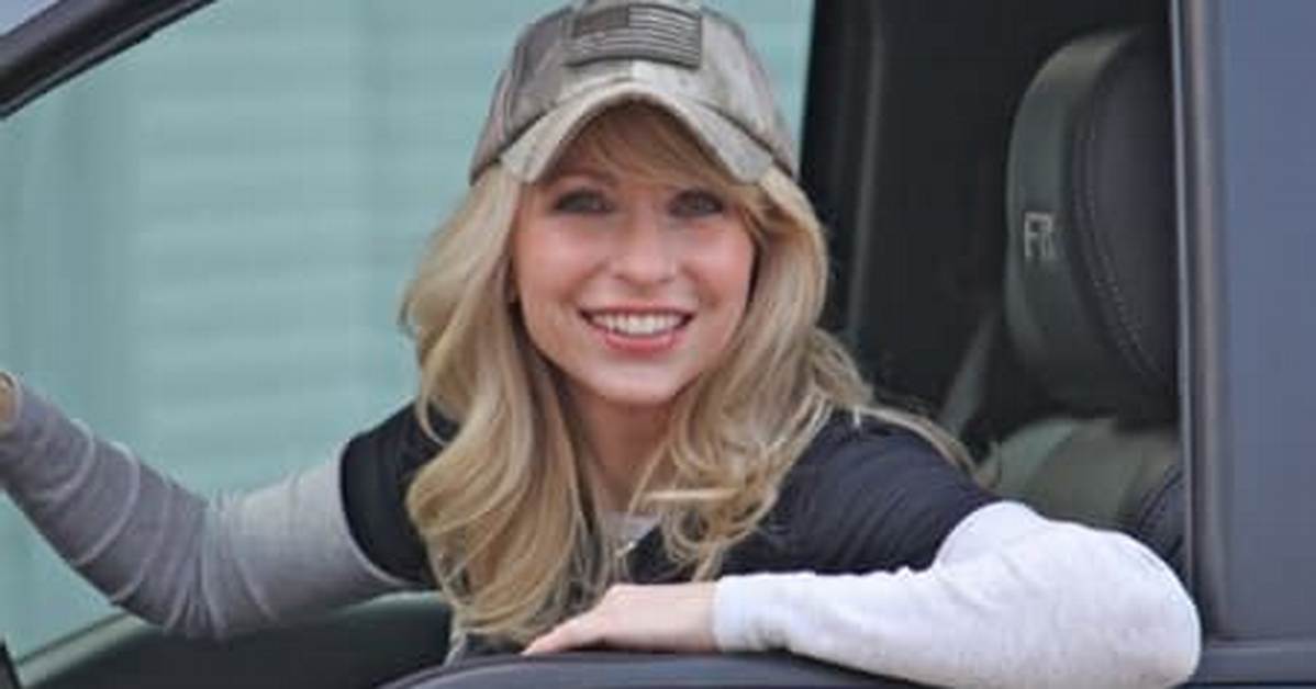 Suzanne Stratford Net Worth