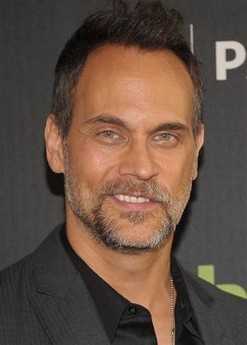 Todd Stashwick Net Worth