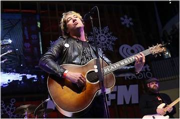 Tom Higgenson Net Worth