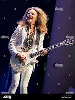 Tommy Shaw Net Worth