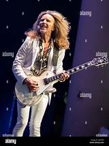 Tommy Shaw Net Worth