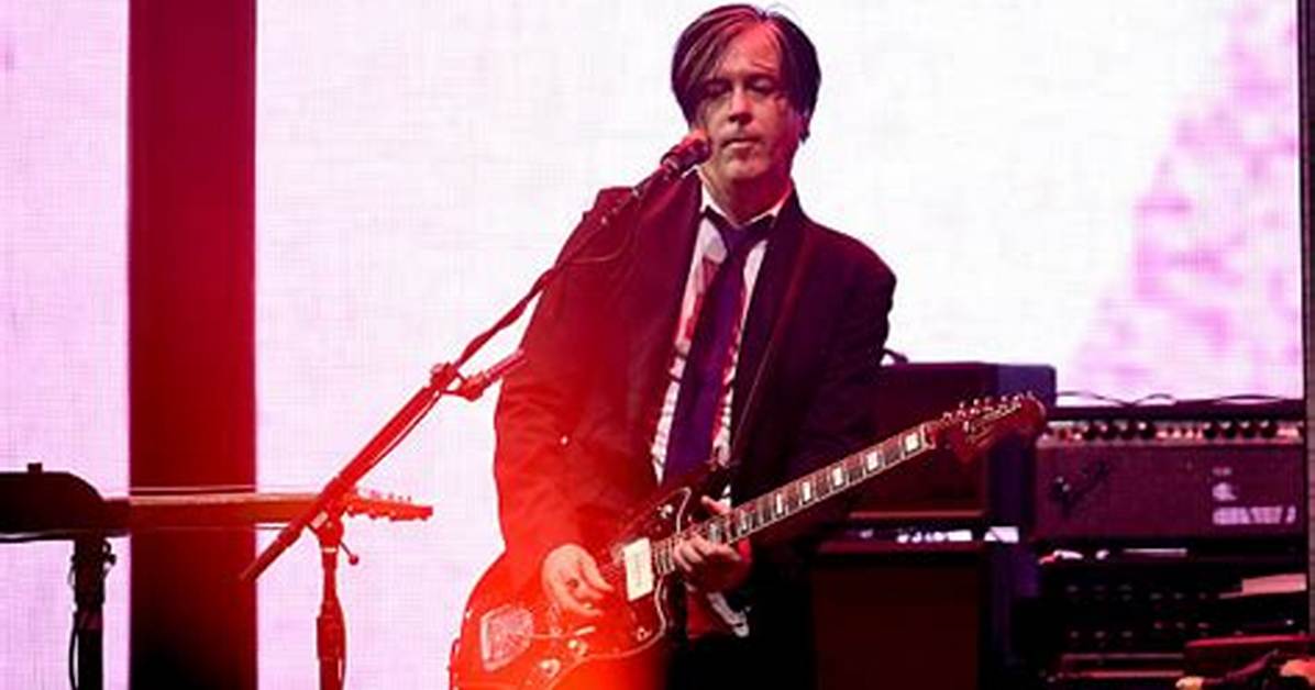 Troy Van Leeuwen Net Worth