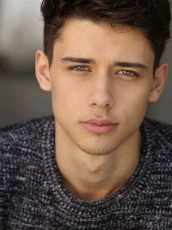 Uriah Shelton Net Worth