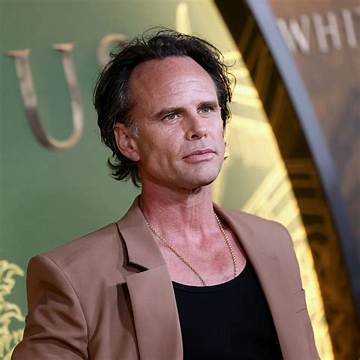 Walton Goggins Net Worth