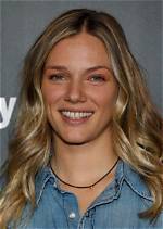 What’s Tracy Spiridakos Net Worth? Wiki, Bio, Ig, Age, Married, Husband