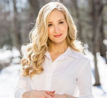 Whitney Bowe Net Worth