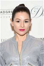 Yael Stone Net Worth