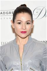 Yael Stone Net Worth