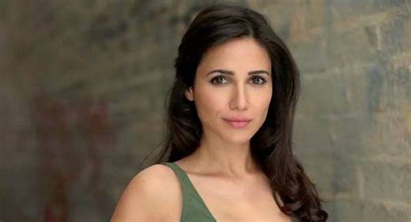 Yasmine Aker Net Worth